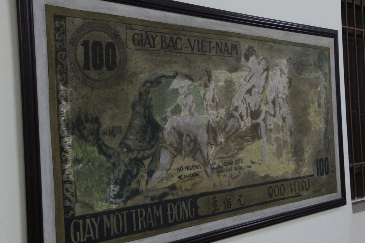 Cũng chính nơi đây, Chủ tịch Hồ Chí Minh đã nghỉ chân khi Người đi công tác ở tỉnh Thanh Hóa. Bác làm việc cả ngày 19/2/1947. Ngày 20/2/1947, Bác đi Thanh Hóa. Rạng sáng ngày 21/2/1947, Bác trở lại đồn điền Chi Nê và đến thăm Nhà máy in tiền.