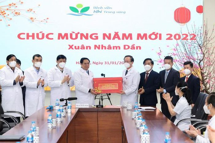 Thu tuong tham, chuc Tet cac y, bac si va benh nhan COVID-19-Hinh-3