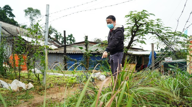 Sắp đưa vào khai thác, tuyến cao tốc La Sơn - Túy Loan bị “xé rào” nhiều nơi - Hình 9 Sap dua vao khai thac, tuyen cao toc La Son - Tuy Loan bi “xe rao” nhieu noi-Hinh-9