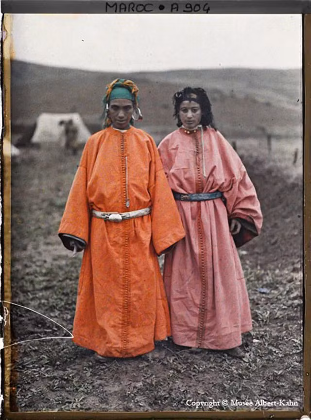 Hai vợ chồng thuộc một bộ tộc bản địa ở Morocco, 1910. Ảnh: Albert Kahn.