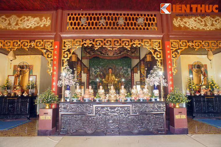 Ngôi chùa do Hoà thượng Thích Nhân Thứ tạo lập vào năm 1931, sau đó được các hoà thượng trụ trì kế tiếp trùng tu, đặc biệt là vào năm 1958 và năm 1972 dưới thời Hòa thượng Thích Minh Cảnh trụ trì. Ngôi chùa đã được vua Bảo Đại ban sắc tứ vào năm 1938.