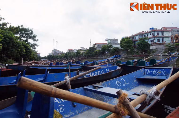 Bến Yến của chùa Hương những ngày bình thường không có cảnh trên bến dưới thuyền nhộn nhịp như dịp lễ, Tết.