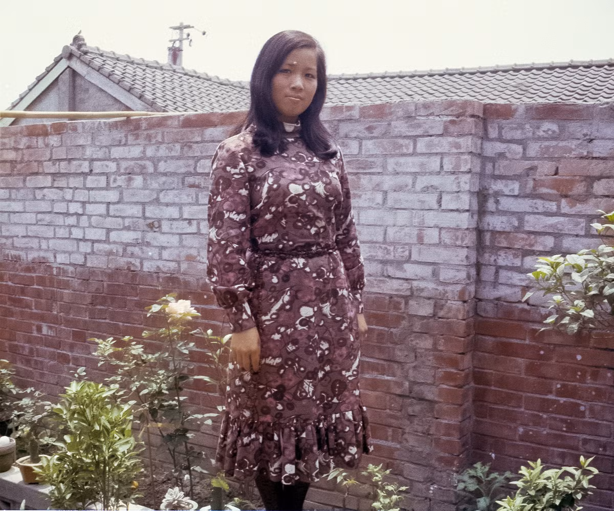 Người phụ nữ trong vườn nhà. Ảnh: Brian Delk Flickr.