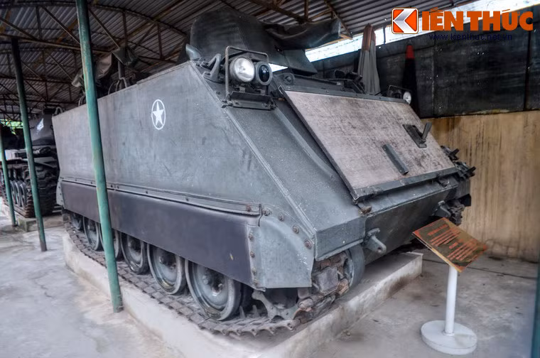 Xe thiết giáp M113 - số hiệu 033 là chiến lợi phẩm đầu tiên do đại đội 33, đoàn M26 thiết giáp miền Đông Nam Bộ thu được của địch tai Sô Mun (Tây Ninh) năm 1971. Xe đã tham gia chiến đấu, lập nhiều chiến công xuất sắc trong các trận Sa Mát, Lộc Ninh năm 1972, Chiến dịch Hồ Chí Minh năm 1975.