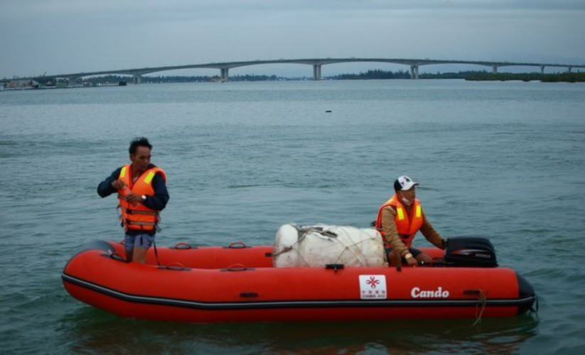 Vụ tai nạn chìm ca nô số hiệu QNa1152 của Công ty TNHH MTV Du lịch Phương Đông xảy ra vào khoảng 14h ngày 26/2, trên ca nô chở 39 người từ Cù Lao Chàm về Cửa Đại, khiến 17 người chết, 22 người được cứu sống.