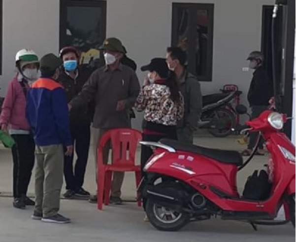 Hai Duong: Cay xang Binh Xuyen do xang pha nuoc la gay buc xuc