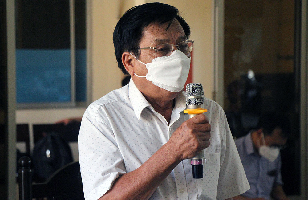 Quý, Trọng, Tâm đã có hành vi bàn bạc, cấu kết đưa ra thủ đoạn gian dối về các mối quan hệ xã hội lớn để tác động điều chuyển cán bộ đi nơi khác, nhằm tạo sự tin tưởng, rồi chiếm đoạt số tiền 2,3 tỷ đồng của ông Mãnh để chia nhau hưởng lợi. Trong đó, Quý hưởng lợi 2,1 tỷ, Trọng và Tâm mỗi người hưởng lợi 100 triệu đồng. Quý sau khi chiếm 2,1 tỷ đồng của Mãnh đã nhờ người khác đứng tên mở tài khoản ngân hàng để chuyển tiền vào nhằm che dấu nguồn gốc tiền phạm tội mà có.