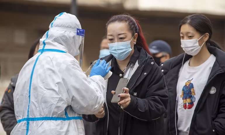 Trung Quoc bung phat Covid-19 manh nhat trong 2 nam