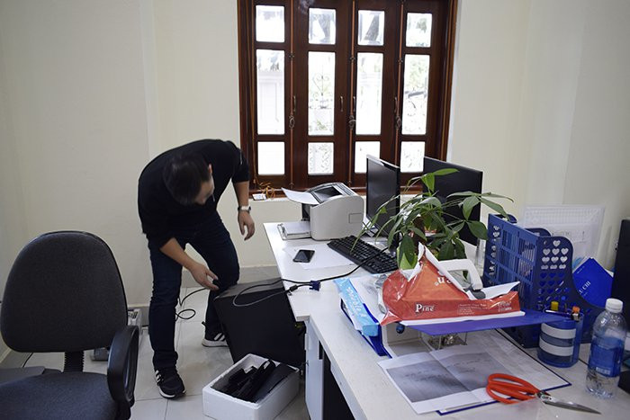 Nup bong doanh nhan, ong trum 