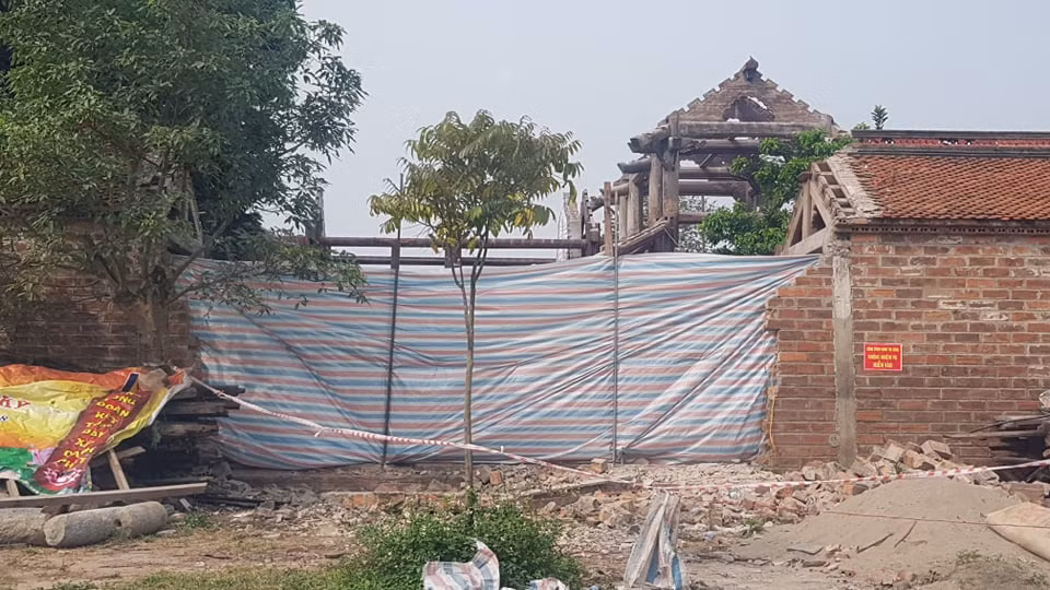 Sap tuong chet nguoi o Chua Tranh: Lo su that gay… “soc”-Hinh-9