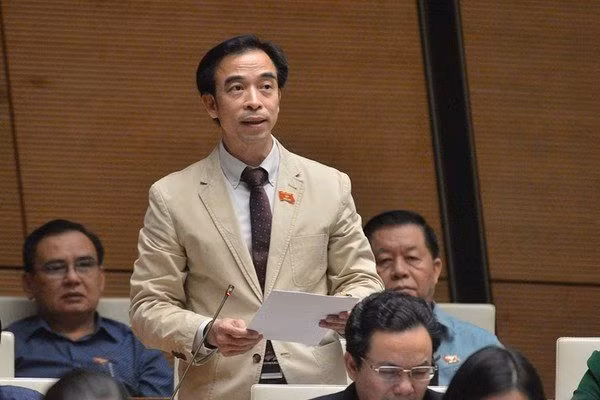 Ngày 19/10/2021, Cơ quan CSĐT Bộ Công an đã ra Quyết định khởi tố bị can đối với ông Nguyễn Quang Tuấn - nguyên Giám đốc, Chủ tịch Hội đồng mua sắm Bệnh viện Tim Hà Nội về tội "Vi phạm quy định về đấu thầu gây hậu quả nghiêm trọng". Ngày 10/12/2021, ông Tuấn bị bắt tạm giam. 