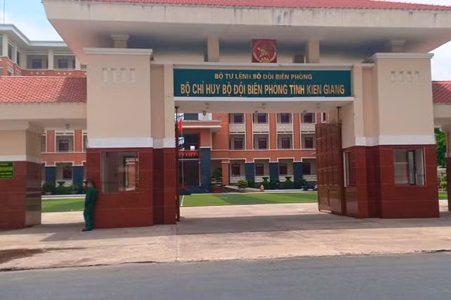 Trao đổi với báo chí khi đó, Trưởng Ban Công tác đại biểu Nguyễn Thị Thanh cho biết, thời điểm Hội đồng Bầu cử quốc gia có nghị quyết rút tên ông Nguyễn Thế Anh, chưa có dấu hiệu pháp lý hay căn cứ pháp lý về vi phạm để thực hiện xóa tên. Tại thời điểm này, ông Nguyễn Thế Anh có đơn xin rút vì lý do cá nhân, lý do sức khỏe. (Ảnh: Báo Đấu thầu).