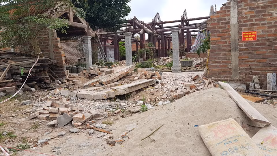 Ông Nguyễn Thành Trung - Giám đốc Sở Văn hóa, Thể thao và Du lịch Hải Dương cho biết, chùa Tranh chưa phải là di tích được xếp hạng nên Sở không quản lý.