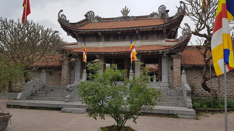 Vụ tai nạn sập tường dẫn đến chết người xảy ra tại chùa Tranh (xã Đồng Tâm, huyện Ninh Giang, tỉnh Hải Dương) vào khoảng 8h sáng 13/3. Nạn nhân trong vụ việc là ông Vũ Thể Quân (SN 1962, trú tại thôn 3, xã Văn Hội, huyện Ninh Giang, tỉnh Hải Dương). 