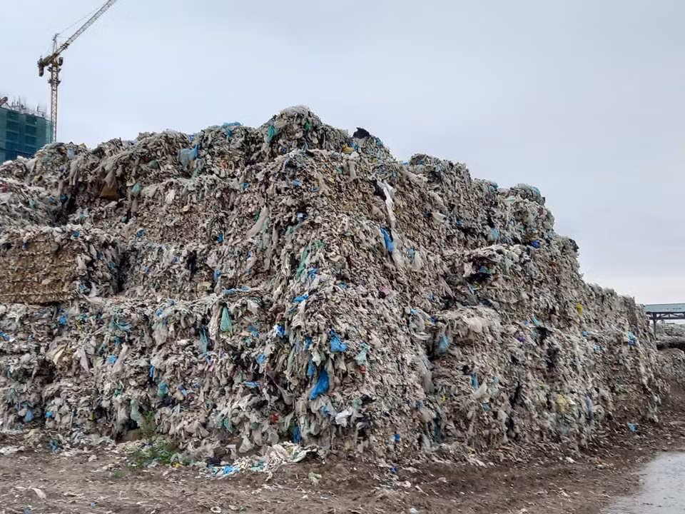 Tuy nhiên, Sở Tài nguyên và Môi trường Hải Dương cho rằng, phương án 1 không có cơ sở pháp lý để tham mưu cho UBND tỉnh đồng ý với đề nghị của Công ty TNHH Huy Hoàng Hải Dương.