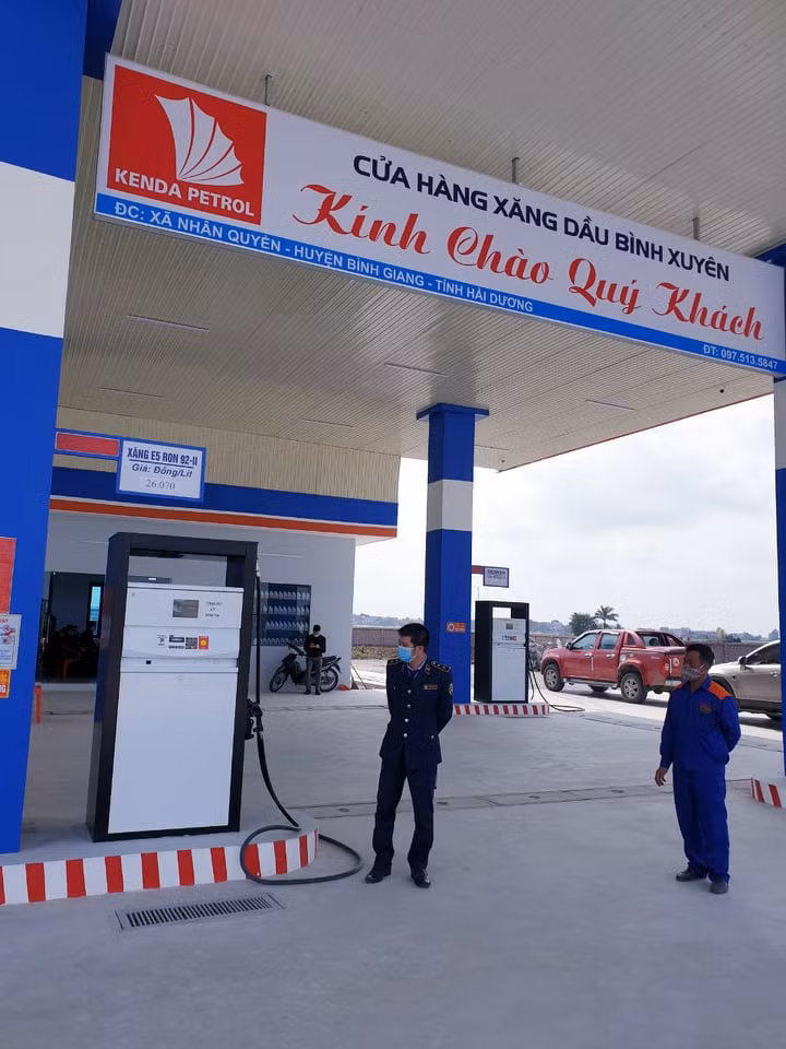 Hai Duong: Tam dinh chi cay xang Binh Xuyen, lam ro ban xang lan nuoc la