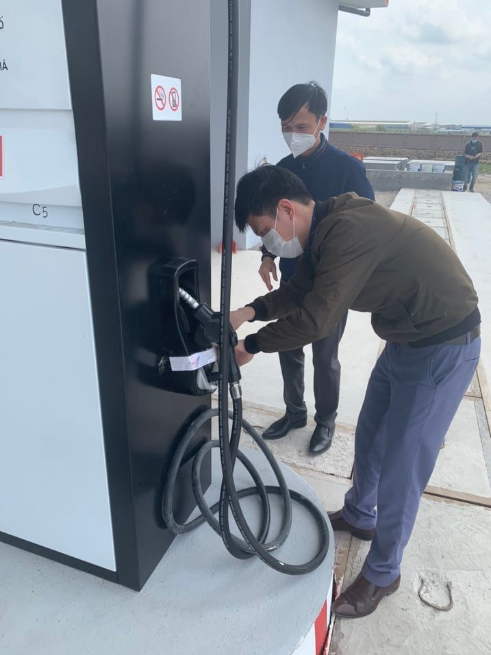 Hai Duong: Tam dinh chi cay xang Binh Xuyen, lam ro ban xang lan nuoc la-Hinh-2