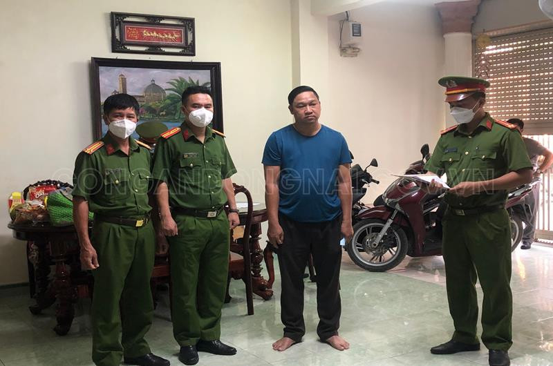 Công bố lệnh bắt bị can Trương Thành Giàu, Phụ trách phòng 1, Trung tâm phát triển quỹ đất tỉnh Đồng Nai Chi nhánh Biên Hòa. 