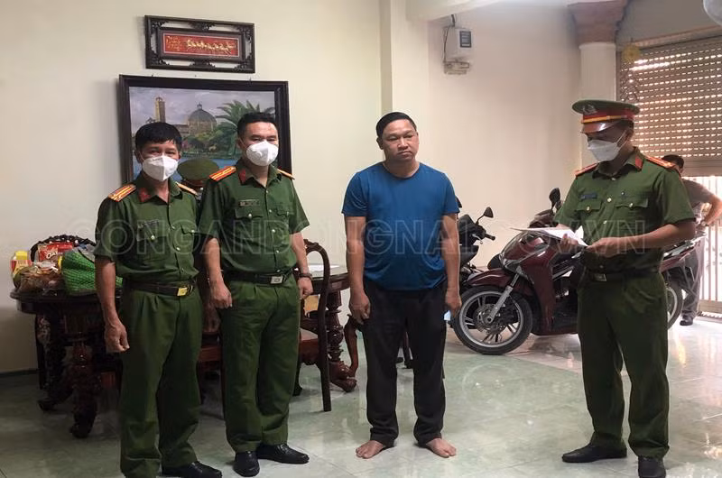 Công bố lệnh bắt bị can Trương Thành Giàu, Phụ trách phòng 1, Trung tâm phát triển quỹ đất tỉnh Đồng Nai Chi nhánh Biên Hòa. 