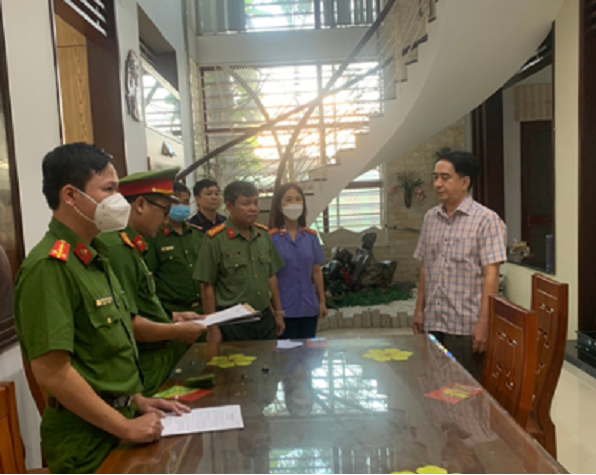 Vì sao cựu Phó Chủ tịch UBND TP Biên Hòa Nguyễn Tấn Long bị bắt? Vi sao cuu Pho Chu tich UBND TP Bien Hoa Nguyen Tan Long bi bat?