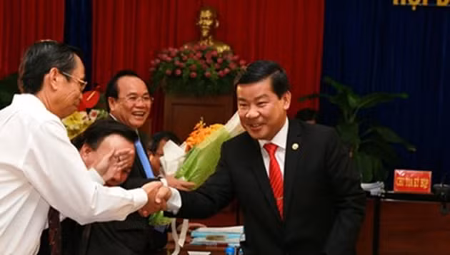 Tại khu đất 145 ha, ông Liêm cũng biết tài sản này đã được tỉnh phê duyệt phương án sử dụng, tiếp tục kế thừa tính vào giá trị doanh nghiệp khi cổ phần hóa. Song, khi đất được Tổng công ty 3/2 đưa vào góp vốn liên doanh, bị can vẫn thống nhất đưa đất thành tài sản chờ thanh lý. Theo định giá, thời điểm đưa vào góp vốn (tháng 6/2017), giá trị khu đất 145 ha là hơn 2.000 tỷ đồng. Tuy nhiên, mức giá mà Tổng công ty 3/2 tự định ra và kê khai góp vốn chỉ hơn 440 tỷ. Bộ Công an xác định hành vi của ông Trần Thanh Liêm và đồng phạm gây thiệt hại hơn 1.600 tỷ đồng.