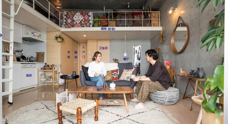 Cặp vợ chồng hài lòng trong căn nhà 30m2 ở trung tâm thành phố Cap vo chong hai long trong can nha 30m2 o trung tam thanh pho