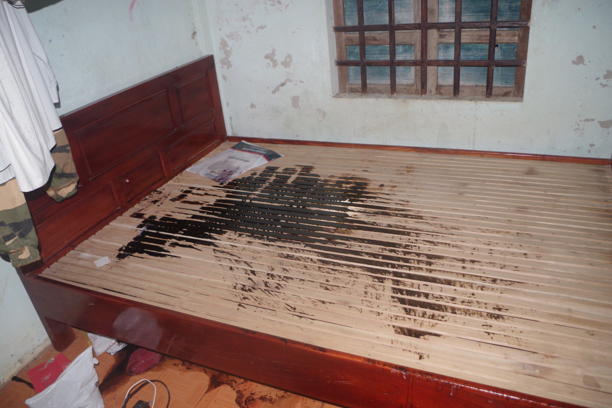 Quảng Trị: Người vợ tạt axit khiến chồng tử vong thương tâm - Hình 2 Quang Tri: Nguoi vo tat axit khien chong tu vong thuong tam-Hinh-2