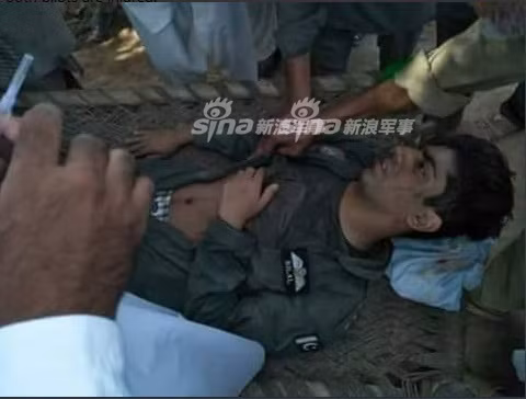 Trong ảnh là viên phi công máy bay F-7. 3 tai nạn cùng một loại máy bay chỉ trong vòng 3 tháng là một vấn đề vô cùng nghiêm trọng với an toàn bay của bất kỳ lực lượng không quân nào. Điều đáng nói, F-7 là một loại máy bay chiến đấu do Trung Quốc sản xuất, cho nên sự việc này một lần nữa dấy lên những lo ngại về chất lượng các loại phi cơ tiêm kích “made in China”. Nguồn ảnh: Sina