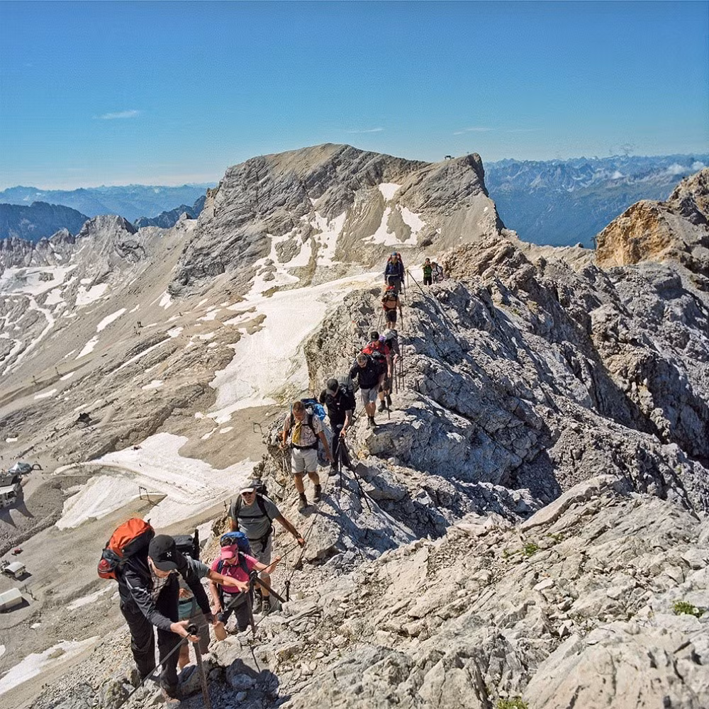 Hàng rào biên giới sơ sài giữa Đức và Áo.