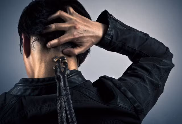 7. Cấy chíp thông tin vào não: Nếu bạn không thể học để làm chủ rất nhiều kiến thức, bạn sẽ làm gì? Công nghệ cấy chíp thông tin này sẽ giải quyết vấn đề đó cho bạn, các con chip được cấy vào não và sau đó kết nối với đường dẫn để tải thông tin về. Đây có lẽ là công nghệ siêu thông minh mà cực nhiều người mộng tưởng. (Nguồn Sina)