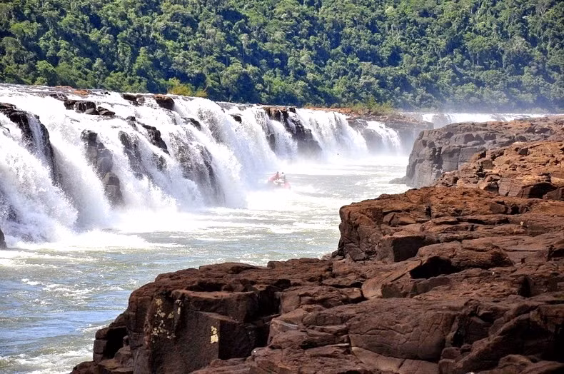Hẻm núi này cũng chỉ có thể nhìn thấy ở hai nơi, một trong số đó là ở thác nước độc đáo Mocona. (Nguồn Amusing Planet)
