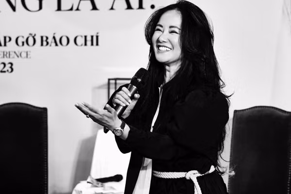 "Bống" Hồng Nhung trải lòng về tin đồn "hỗn" với nhạc sĩ Trịnh Công Sơn.