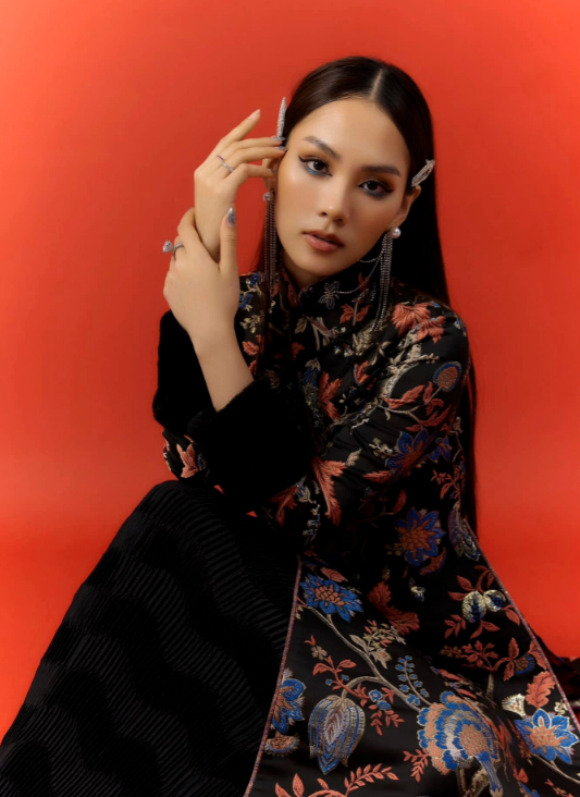 Cuoc doi khac biet cua nhung 'nang Hau' Viet Nam tuoi meo-Hinh-4