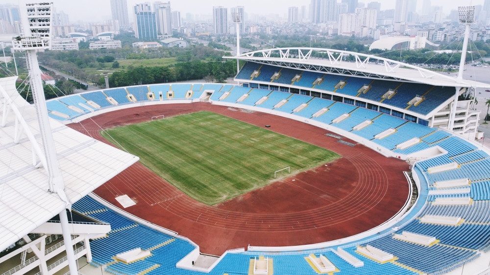 Toàn cảnh sân Mỹ Đình được chăm sóc, cải tạo có sự thay đổi rõ nét về chất lượng mặt sân.