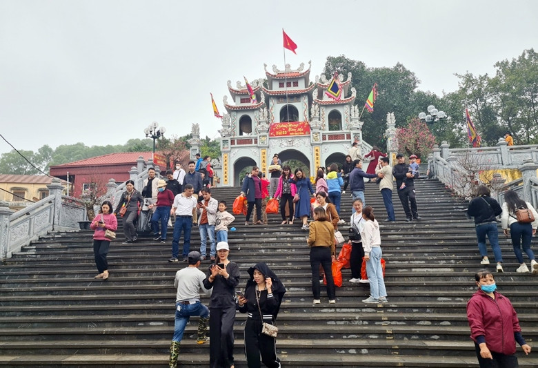 Đền Bà Chúa Kho là một trong những di tích cổ kính gắn liền với hàng ngàn năm lịch sử của vùng đất Kinh Bắc. Từ lâu ngôi đền này đã đi vào tâm linh tín ngưỡng dân gian "sở cầu đắc cầu, sở nguyện đắc nguyện".