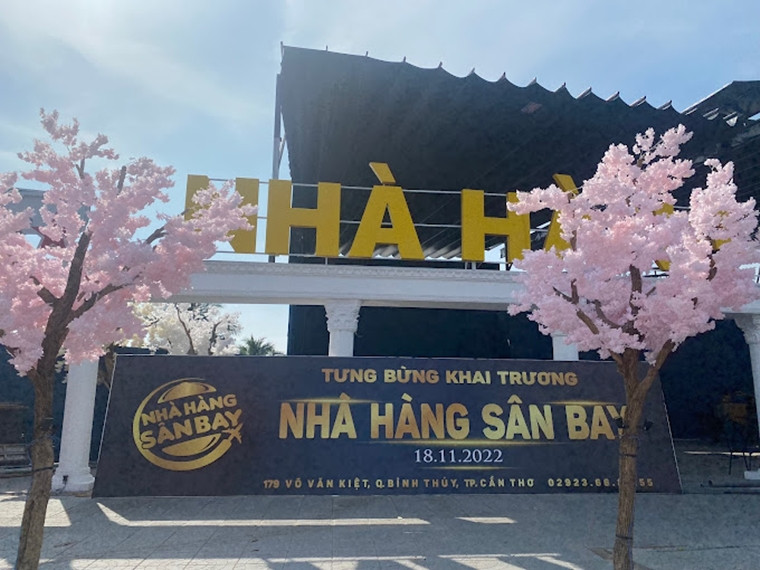 Tuy nhiên, nhà hàng Sân Bay đã bị cơ quan chức năng địa phương phát hiện xây dựng trên đất trồng lúa với tổng diện tích hơn 1.000m2. (Ảnh: Thương Trường).