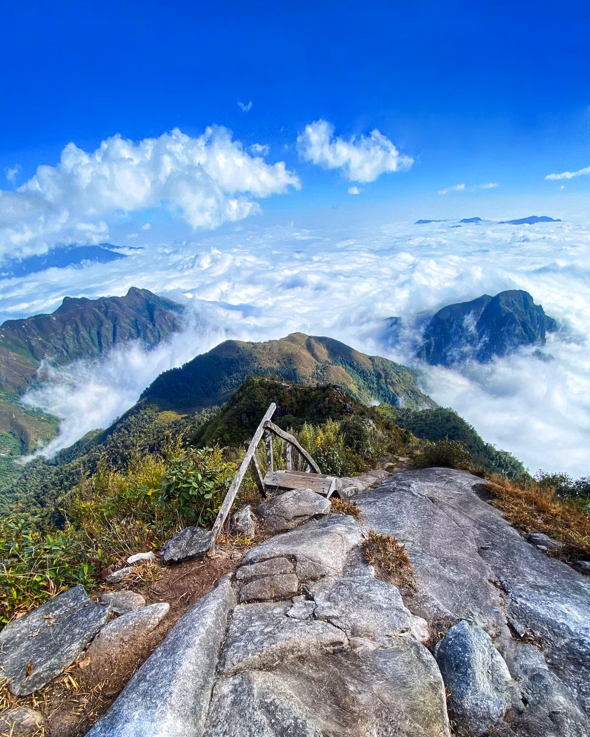 Gioi tre ru nhau chinh phuc bien may giua dai ngan Tay Bac-Hinh-4