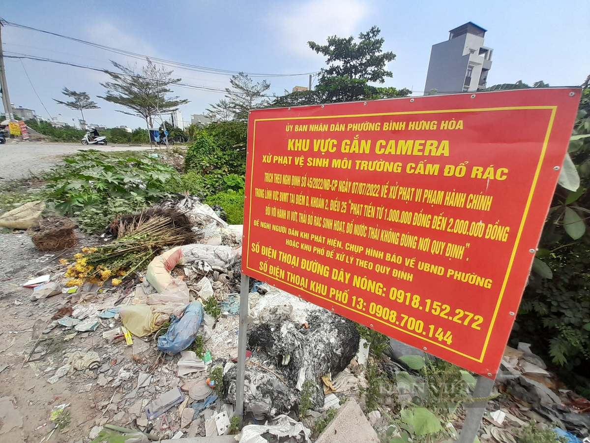 Dự án này có tổng mức đầu tư 8.200 tỷ đồng, nhằm tiêu thoát nước mưa, chống úng ngập cho diện tích 14.900 ha của khu vực và các khu vực khác có liên quan, đồng thời chỉnh trang đô thị và cải thiện môi trường khu vực dự án, tăng cường năng lực giao thông cho trục Bắc - Nam TP.HCM. (Ảnh: Dân Việt).