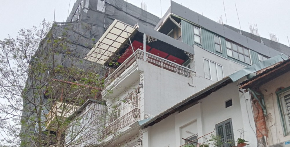 Công trình số 40 Nguyễn Siêu vẫn chưa có dấu hiệu dừng lại.