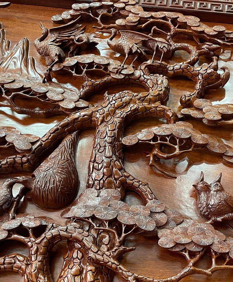 Những tiểu cảnh được chế tác công phu trong tác phẩm có "1-0-2" này.