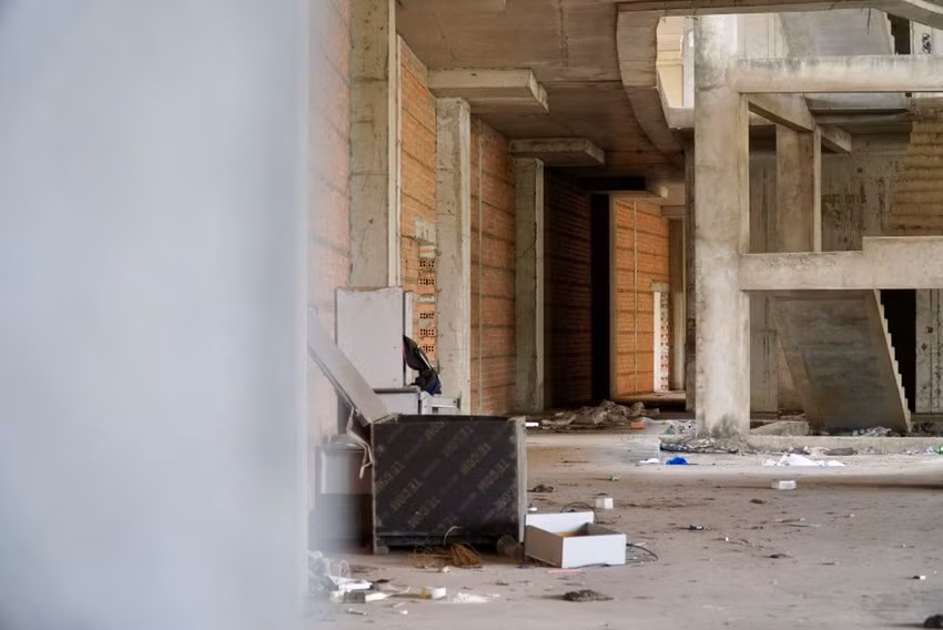 Do diện tích đất của dự án quá lớn, lại không triển khai tiếp tục dự án và bỏ hoang, nhằm thu hút các nhà đầu tư mới vào SHTP, tháng 10/2021, Ban quản lý SHTP đã đề nghị UBND TP.HCM tiến hành thu hồi dự án này. (Ảnh: Pháp luật TP.HCM).