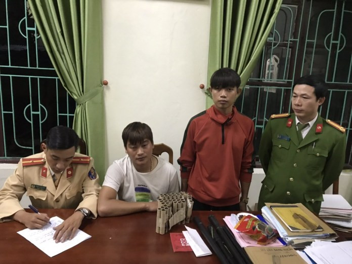 Dot phao dem giao thua, hang chuc nguoi bi bat