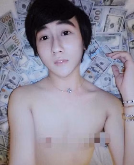  Nhiều người còn nhận xét hồi ấu thơ, Lưu Thần dễ nhìn hơn hiện tại.