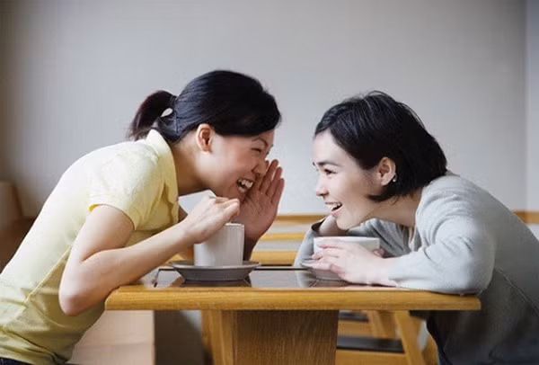 Người phụ nữ không biết giữ bí mật khiến mọi người khó có thể đặt trọn niềm tin vào bạn.