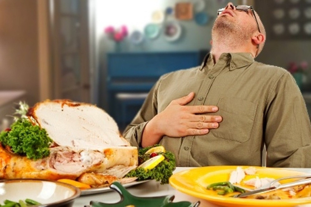 Cuối cùng, người bị bệnh tim mạch nên ăn vừa đủ, tránh ăn quá nhiều để giảm lượng cholesterol, calo và chất béo hấp thụ vào cơ thể, làm bệnh càng nghiêm trọng hơn. Ảnh: zadn.