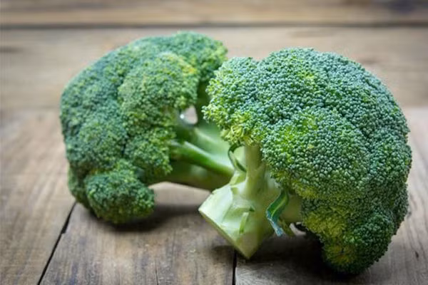 Bông cải xanh có thể làm giảm tình trạng viêm, và giảm các triệu chứng trong viêm khớp dạng thấp. Ảnh: miro.