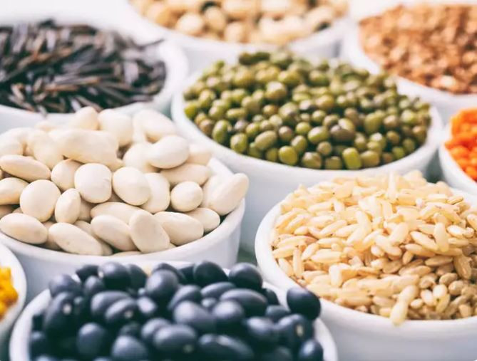 Đậu chứa nhiều protein, kẽm và biotin giúp cho tóc và móng của bạn dày hơn và do đó ít bị gãy hơn.