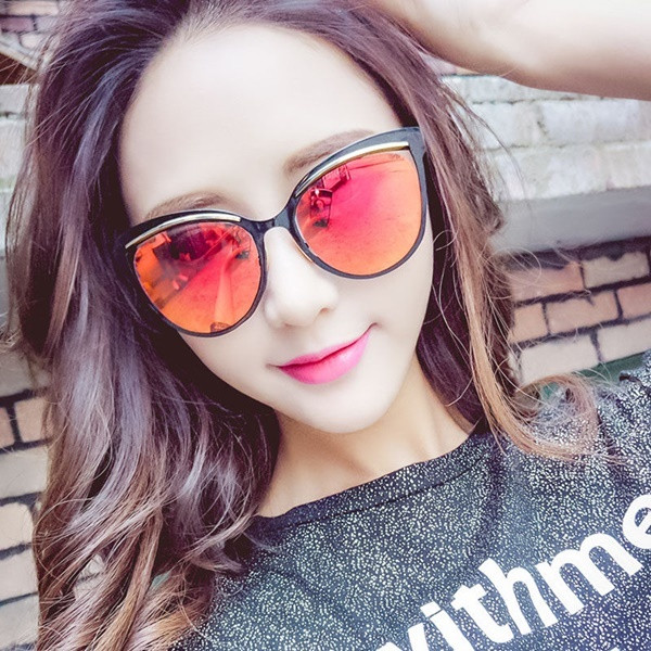 Bên cạnh đó, đeo kính râm còn hạn chế ung thư mí mắt nhờ hạn chế tối đa bụi bẩn, vi khuẩn làm ảnh hưởng đến mí mắt. Ảnh: design.