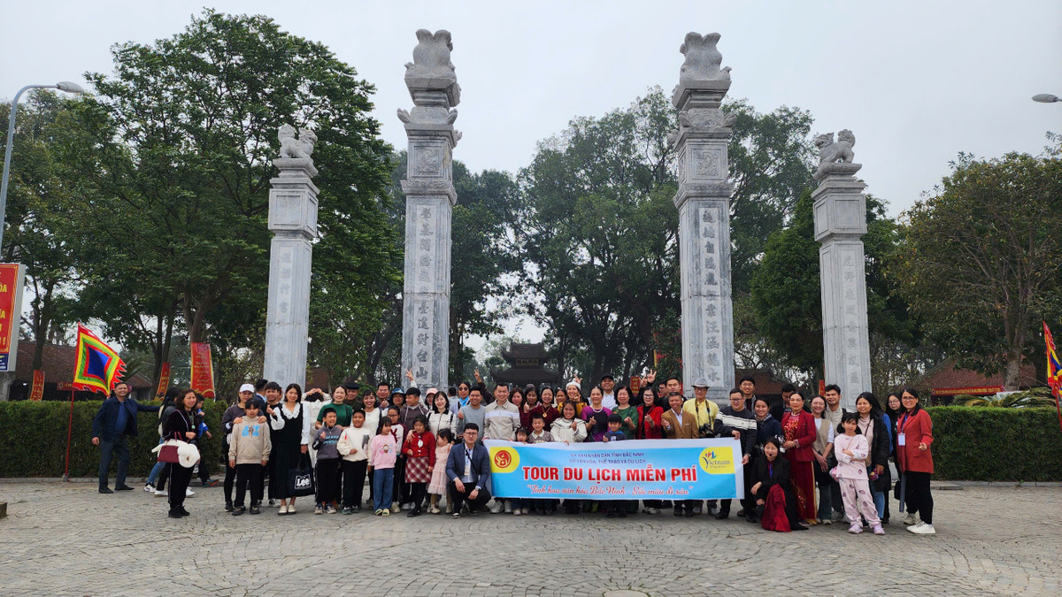 Tuy nhiên, cũng từ đó, nhiều thắc mắc được đặt ra như du khách muốn trải nghiệm tour du lịch này sẽ cần đăng ký như thế nào, được miễn phí những gì trong tour... Ảnh Báo Giao thông