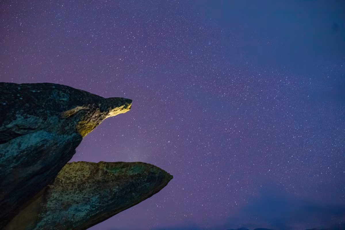 Vùng đất nổi danh là "thiên đường mây" với đỉnh dãy núi mang tên Sống lưng khủng long mới trở thành một điểm khám phá "hot" vài năm trở lại đây. Ảnh Ger